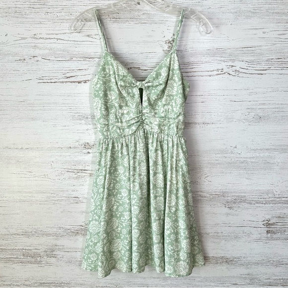 ALTAR’D STATE Eloise Floral Mini Skater Dress Sage Green XS - Picture 2 of 8